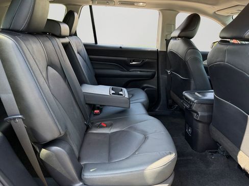 Used 2025 Toyota Grand Highlander AWD Hybrid image 9