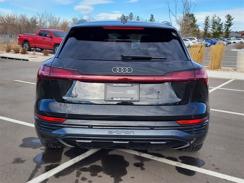 Used 2024 Audi Q8 e-tron Premium Plus image 4