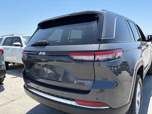 Used 2022 Jeep Grand Cherokee Limited AWD/4WD image 4