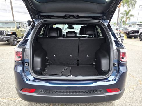 New 2026 Jeep Compass Latitude image 17