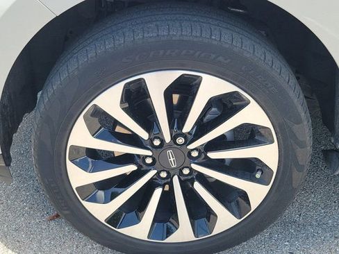 Used 2022 Lincoln Navigator Reserve RWD image 8