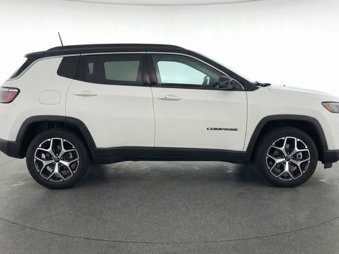 Used 2025 Jeep Compass Limited AWD/4WD image 11