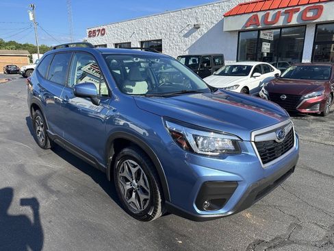 Used 2020 Subaru Forester Premium AWD/4WD image 3