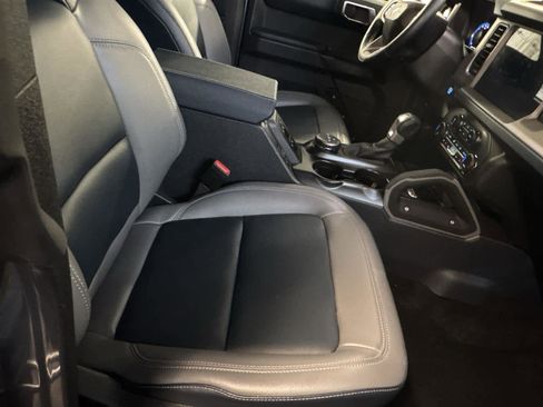 Used 2024 Ford Bronco Outer Banks image 15