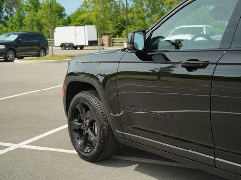 New 2026 Jeep Grand Cherokee L Limited w/ Limited Altitude Package AWD/4WD image 38