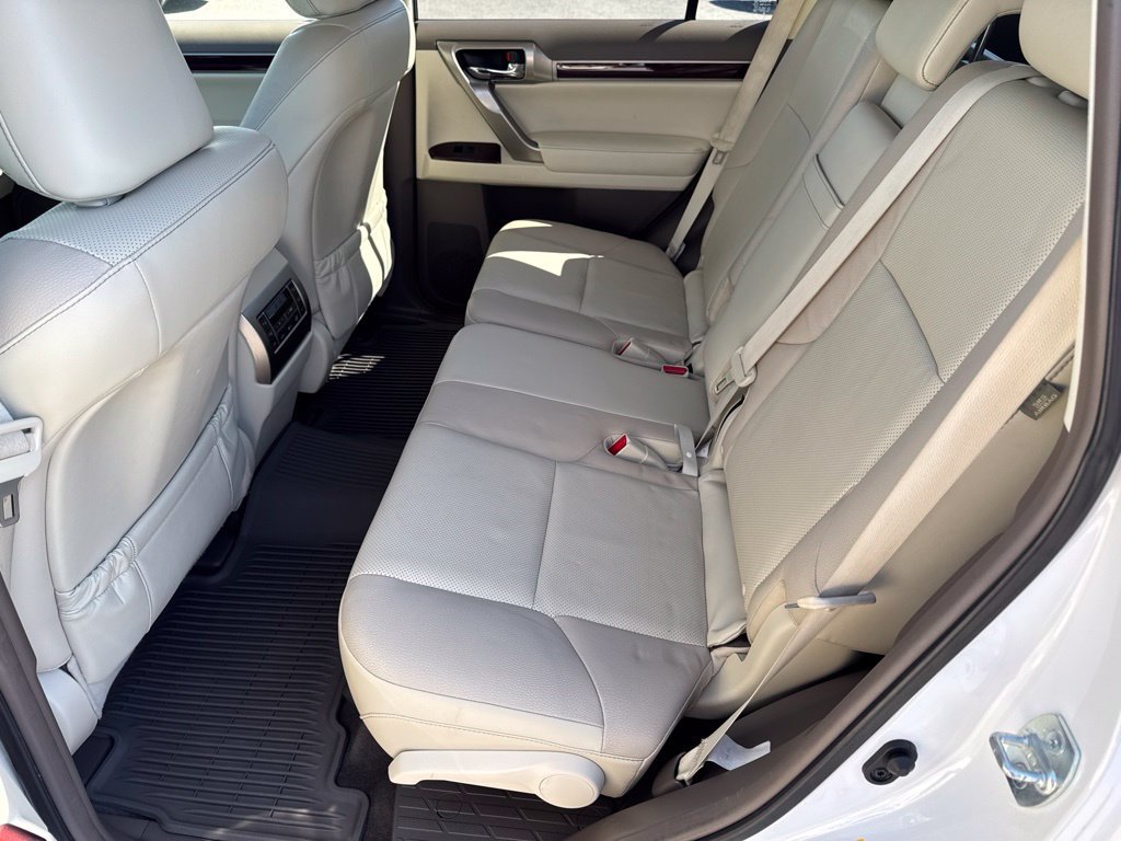 Used 2018 Lexus GX 460 Premium w/ Premium Package AWD/4WD image 28