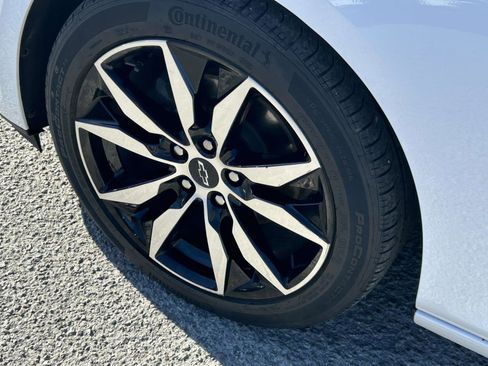 Used 2022 Chevrolet Malibu RS image 9