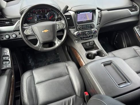 Used 2020 Chevrolet Suburban LT w/ Luxury Package AWD/4WD image 10