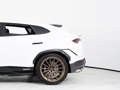 Used 2023 Lamborghini Urus Performante AWD/4WD image 12