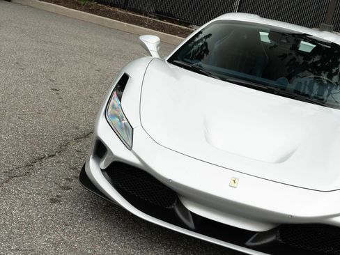 Used 2022 Ferrari F8 Tributo RWD image 6