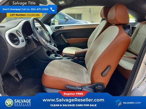 Used 2015 Volkswagen Beetle 1.8T Classic FWD image 9