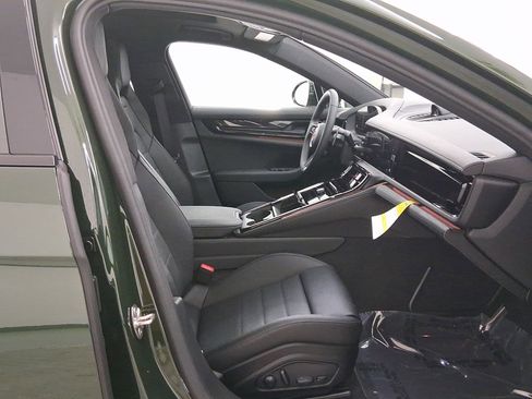 New 2026 Porsche Panamera image 36