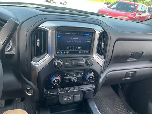 Used 2021 Chevrolet Silverado 1500 LT Trail Boss w/ Bed Protection Package AWD/4WD image 8