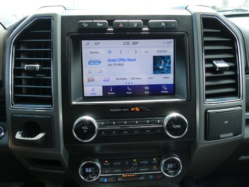 Used 2020 Ford Expedition XLT w/ Equipment Group 202A AWD/4WD image 32