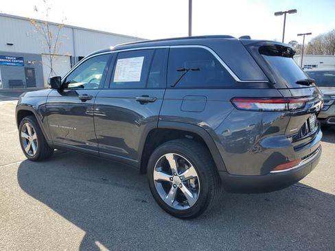 Certified 2025 Jeep Grand Cherokee Limited w/ Luxury Tech Group II image 6