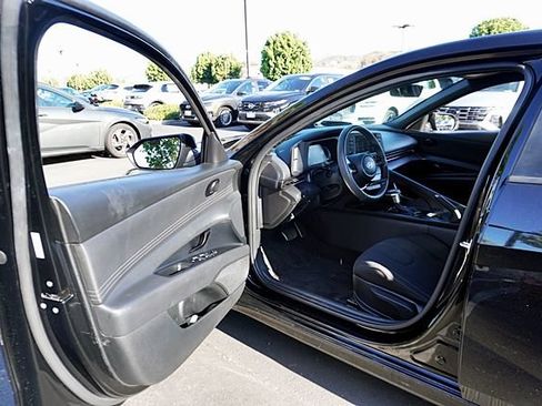 Certified 2025 Hyundai Elantra Sport FWD image 34