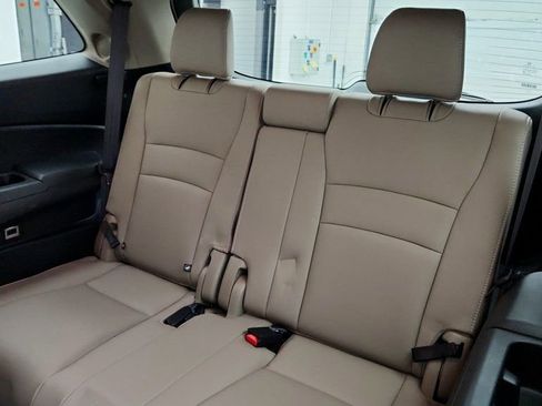 Used 2022 Honda Pilot Touring image 23