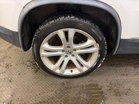 Used 2012 Volkswagen Tiguan SE image 39