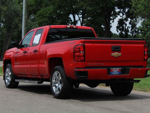Used 2018 Chevrolet Silverado 1500 Custom w/ Custom Value Package AWD/4WD image 5