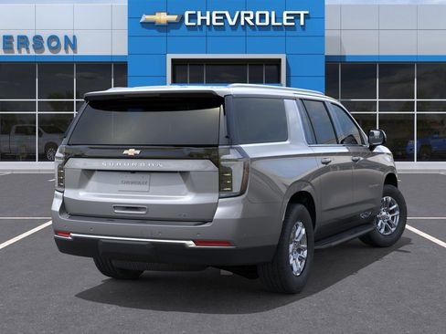 New 2026 Chevrolet Suburban LT image 5