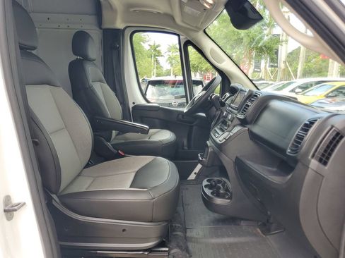 Used 2025 RAM ProMaster 3500 w/ Convenience Group FWD image 8