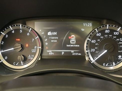 Used 2023 Toyota Highlander XLE image 10