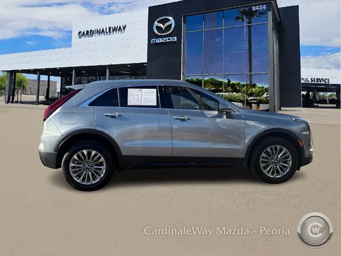 Used 2025 Cadillac XT4 Premium Luxury image 10
