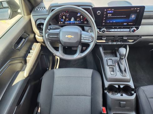 Used 2024 Chevrolet Colorado W/T RWD image 24