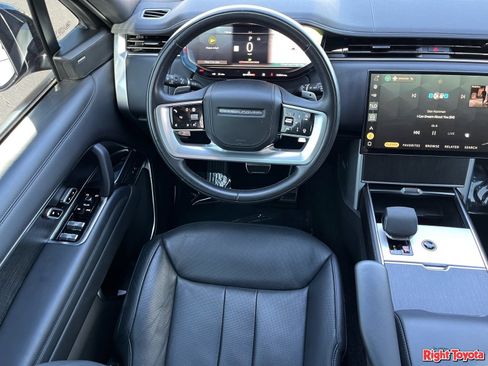 Used 2024 Land Rover Range Rover SE AWD/4WD image 16