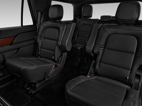 Used 2025 Lincoln Navigator Black Label image 11