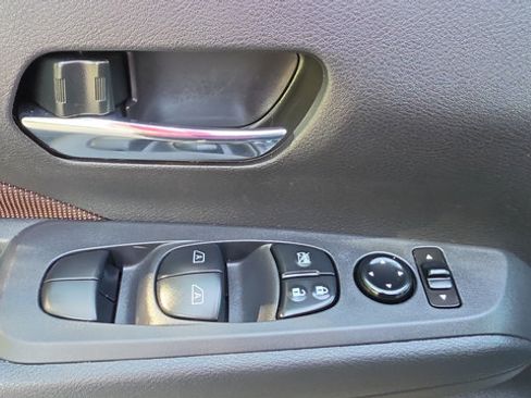 Used 2024 Nissan Kicks SR FWD image 26