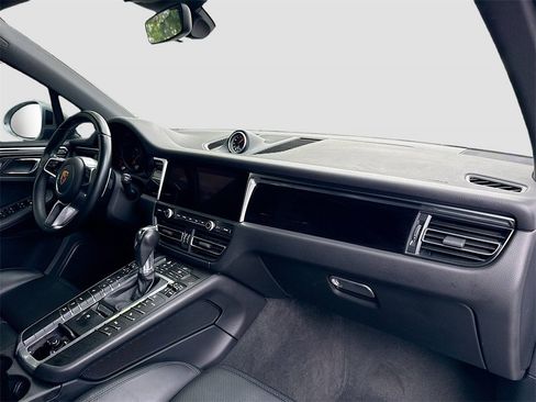 Used 2021 Porsche Macan image 31