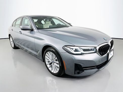 Used 2023 BMW 530i w/ Premium Package RWD image 3
