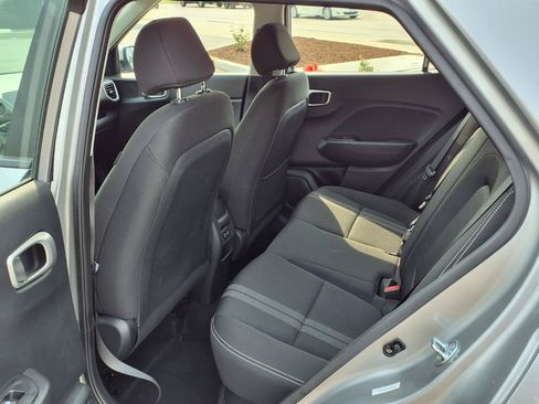 Used 2025 Hyundai Venue SEL FWD image 21