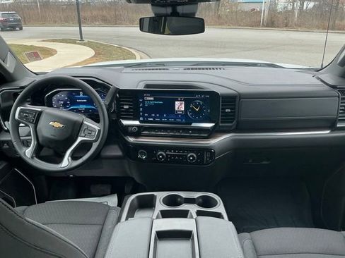 Used 2024 Chevrolet Silverado 1500 LT image 23