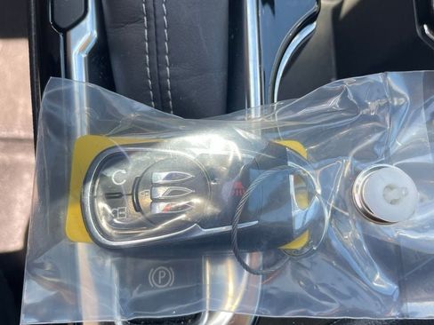 Used 2025 Buick Encore GX Preferred image 12