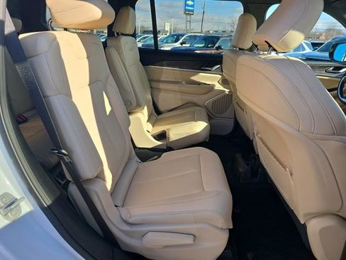 Used 2025 Jeep Grand Cherokee L Limited image 19