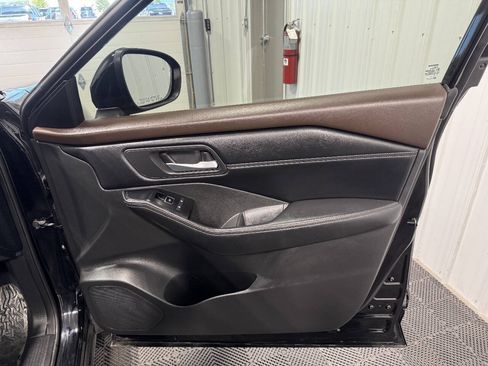 Used 2022 Nissan Rogue SL w/ SL Premium Package AWD/4WD image 17