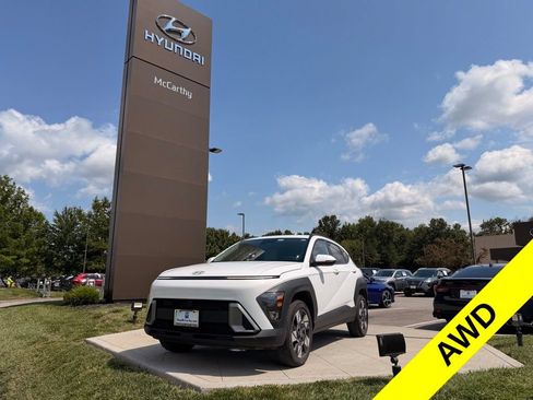 Used 2025 Hyundai Kona SEL AWD/4WD image 1