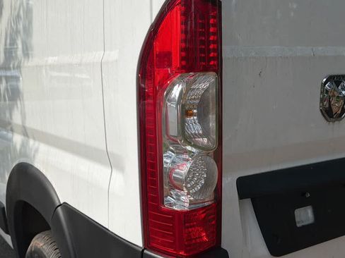 Used 2025 RAM ProMaster 2500 w/ Convenience Group FWD image 9