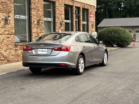 Used 2024 Chevrolet Malibu LT FWD image 5