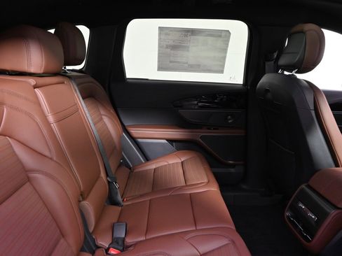 New 2026 Lincoln Nautilus Reserve image 18