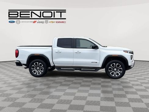 Used 2024 GMC Canyon AT4 w/ AT4 Premium Package AWD/4WD image 4