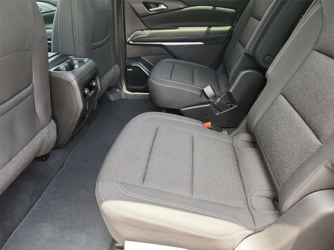 Used 2024 Chevrolet Traverse LT w/ Enhanced Driving Package FWD image 25