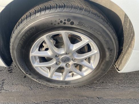 Used 2024 Chrysler Pacifica Touring-L image 33