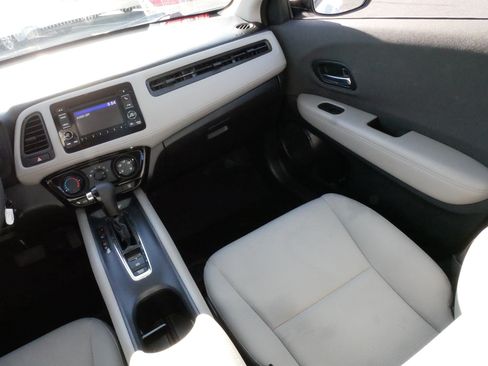 Used 2021 Honda HR-V LX image 11