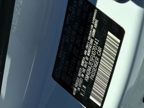 Used 2015 Hyundai Genesis 3.8 w/ Option Group 04 image 29