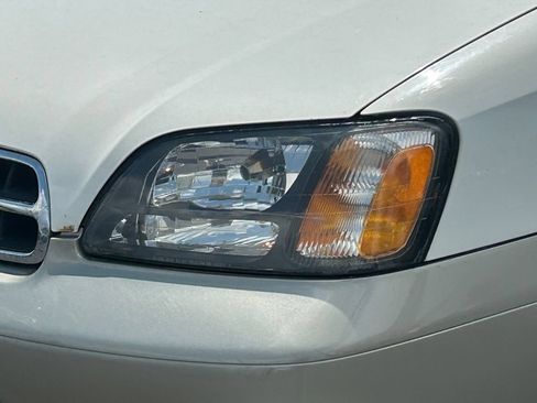Used 2001 Subaru Outback Wagon AWD/4WD image 10