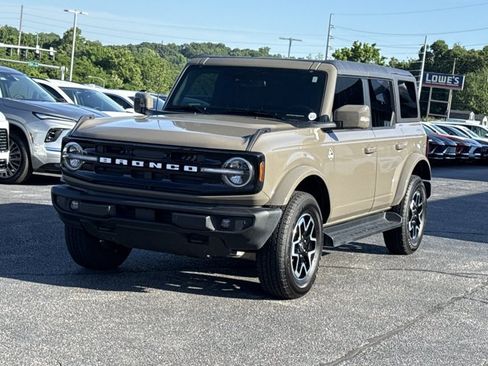 Used 2025 Ford Bronco Outer Banks AWD/4WD image 12