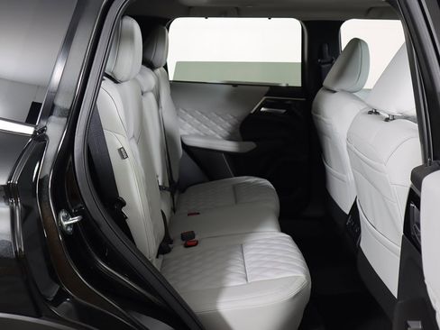 New 2025 Mitsubishi Outlander SEL image 36